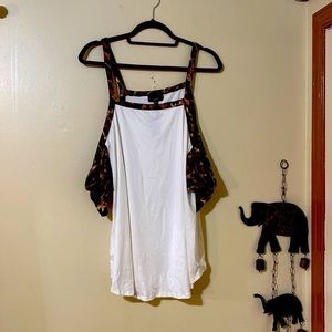 DISCREET top